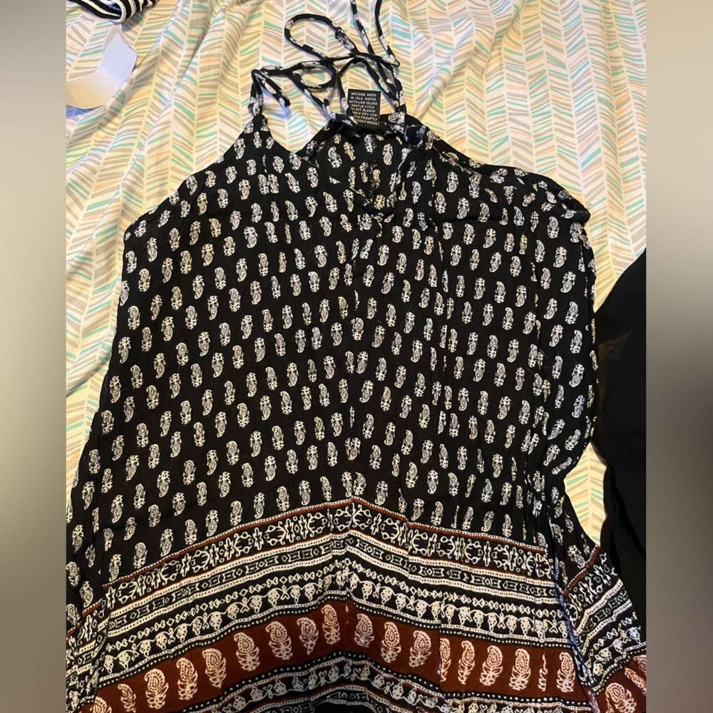 Black with red, size Small